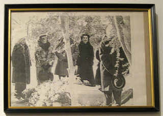 Illustration for article titled "Grey Gardens: Paintings By Lois Wright Of East Hampton"